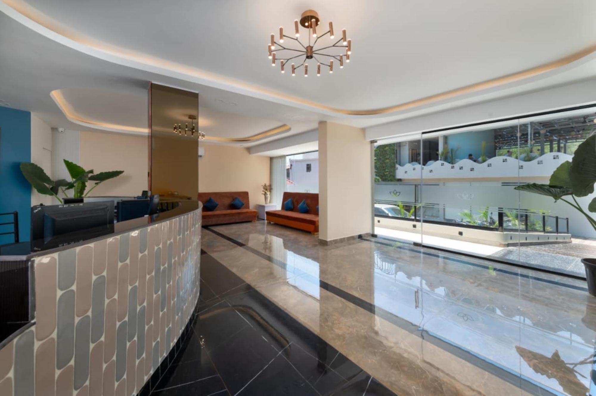 Hotel Grand Continent Morjim Exterior foto