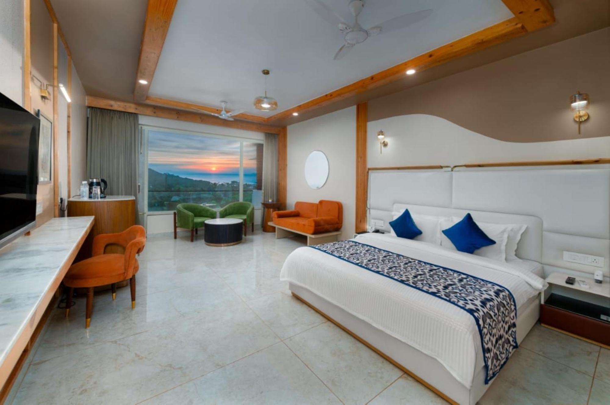 Hotel Grand Continent Morjim Exterior foto