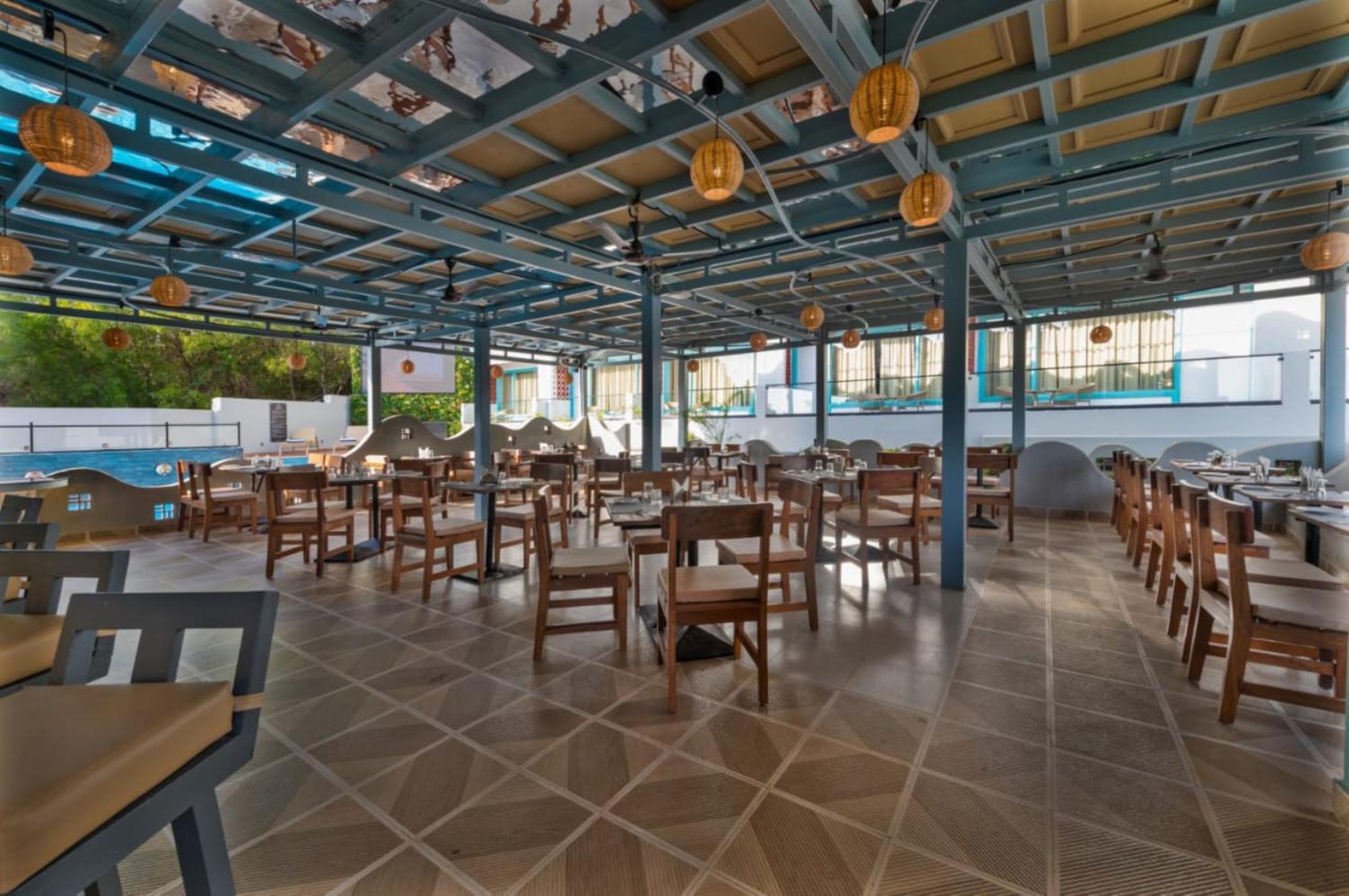 Hotel Grand Continent Morjim Exterior foto