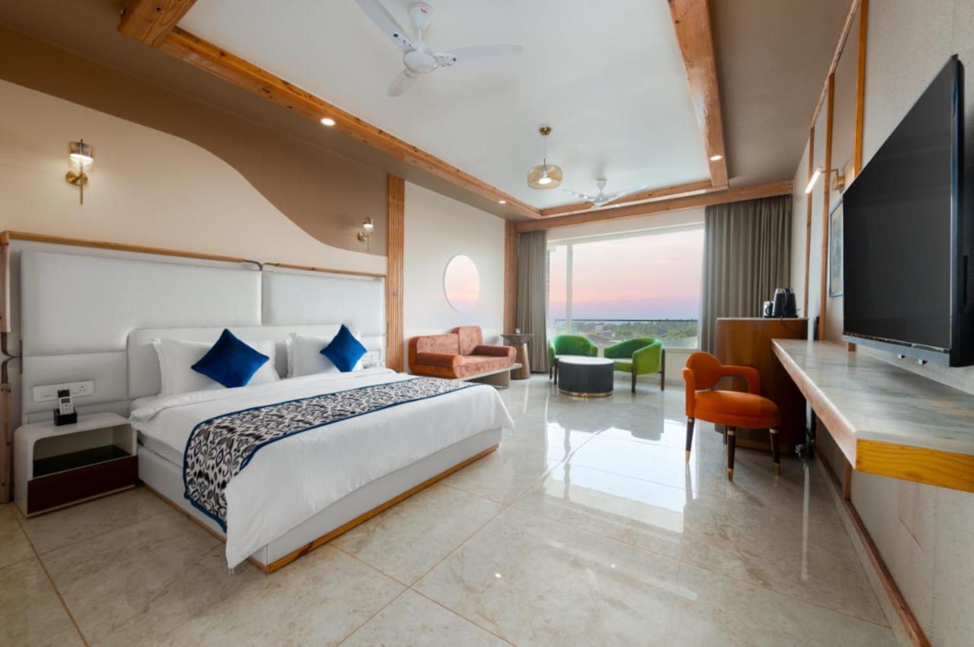 Hotel Grand Continent Morjim Exterior foto