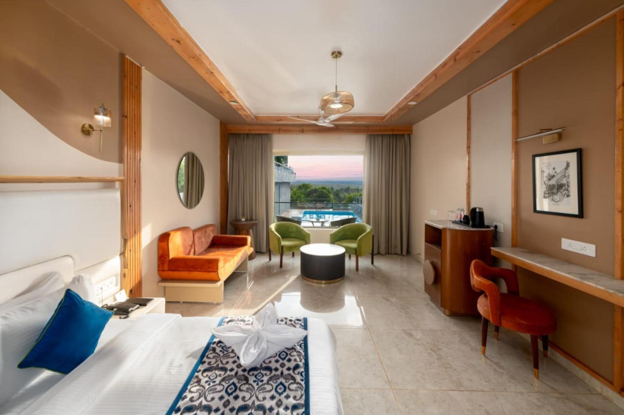 Hotel Grand Continent Morjim Exterior foto